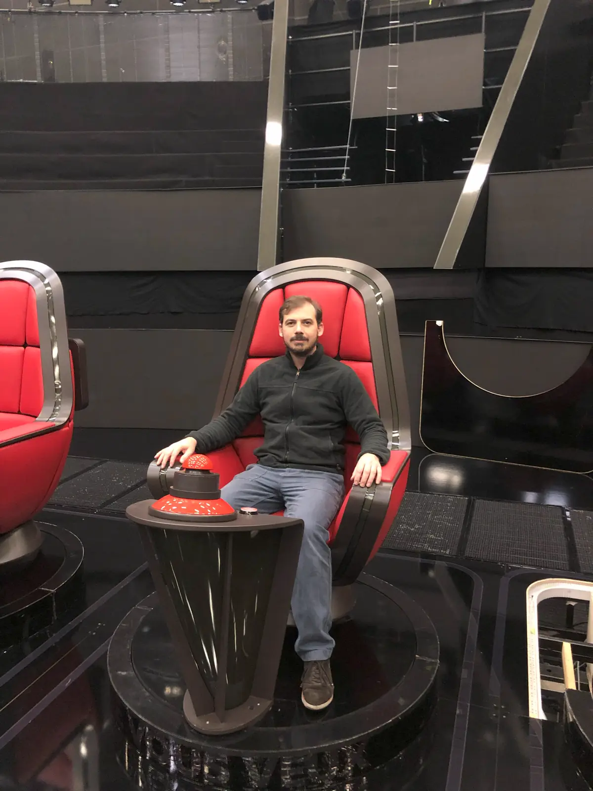 Essai d'assise sur un fauteuil motorisé de l'installation